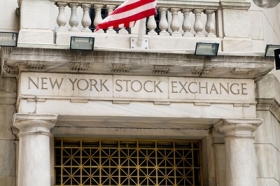 Фондовые торги в США открылись незначительным изменением индексов