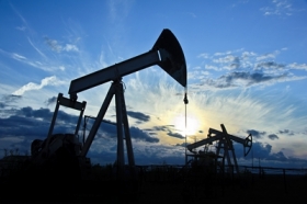 На мировых рынках цены нефть отыгрывают вчерашнее снижение