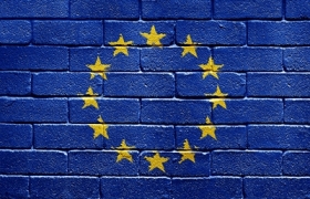 Денежный регулятор подогрел рынки к саммиту ЕС снижением ставки