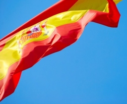 Розничные продажи в Испании снизились на 9,8%