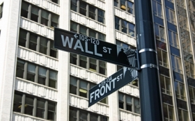 Выручка пяти крупнейших банков Wall Street за I полугодие оказалась минимальной с 2008г