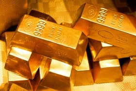 Цена золота впервые за неделю установилась ниже 1615 долл./унция