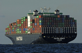 Блокировка Суэцкого канала больнее всего ударит по контейнерным перевозкам - эксперт